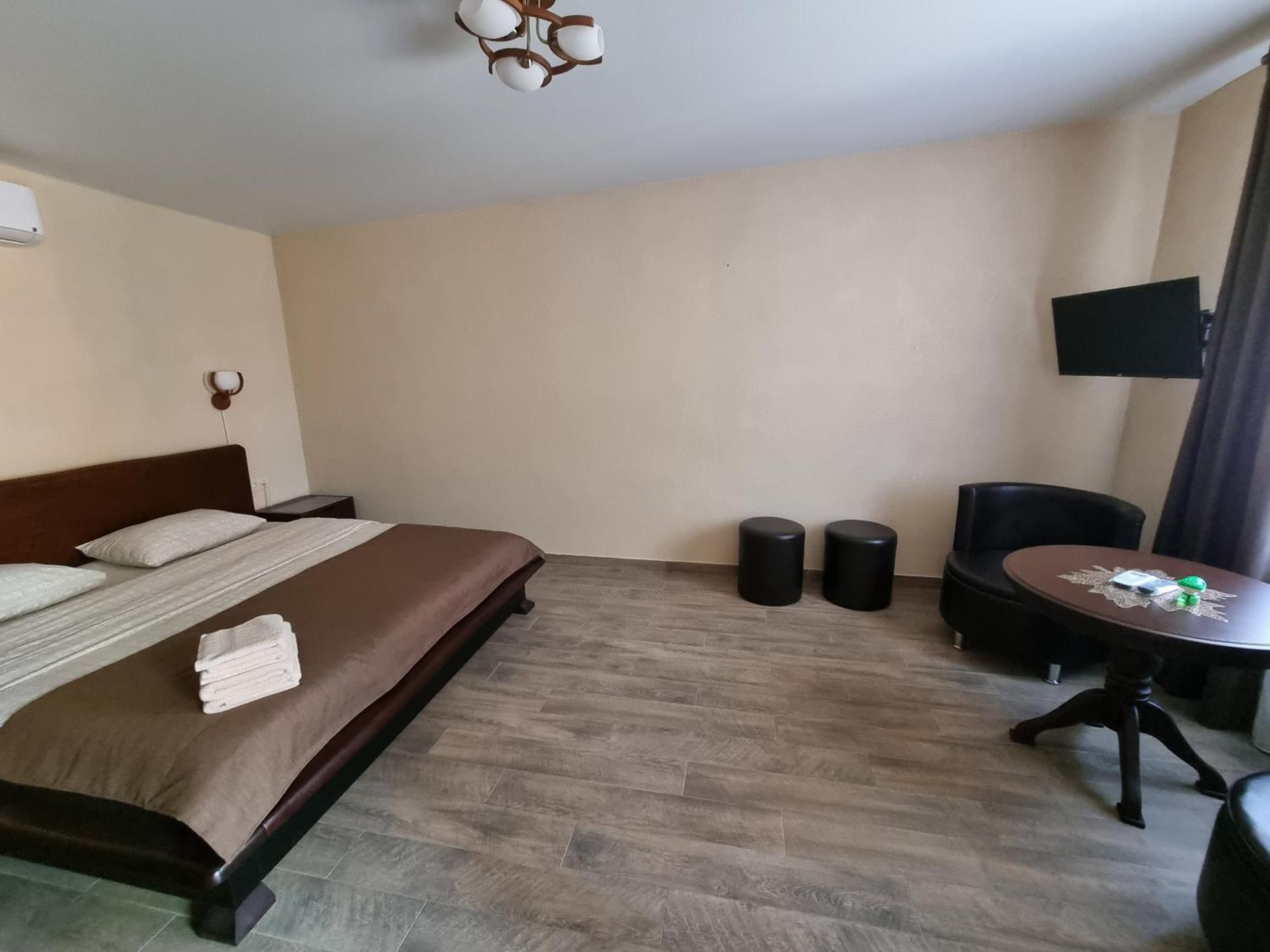 Ник Аэро Hotel Kharkov Bilik gambar