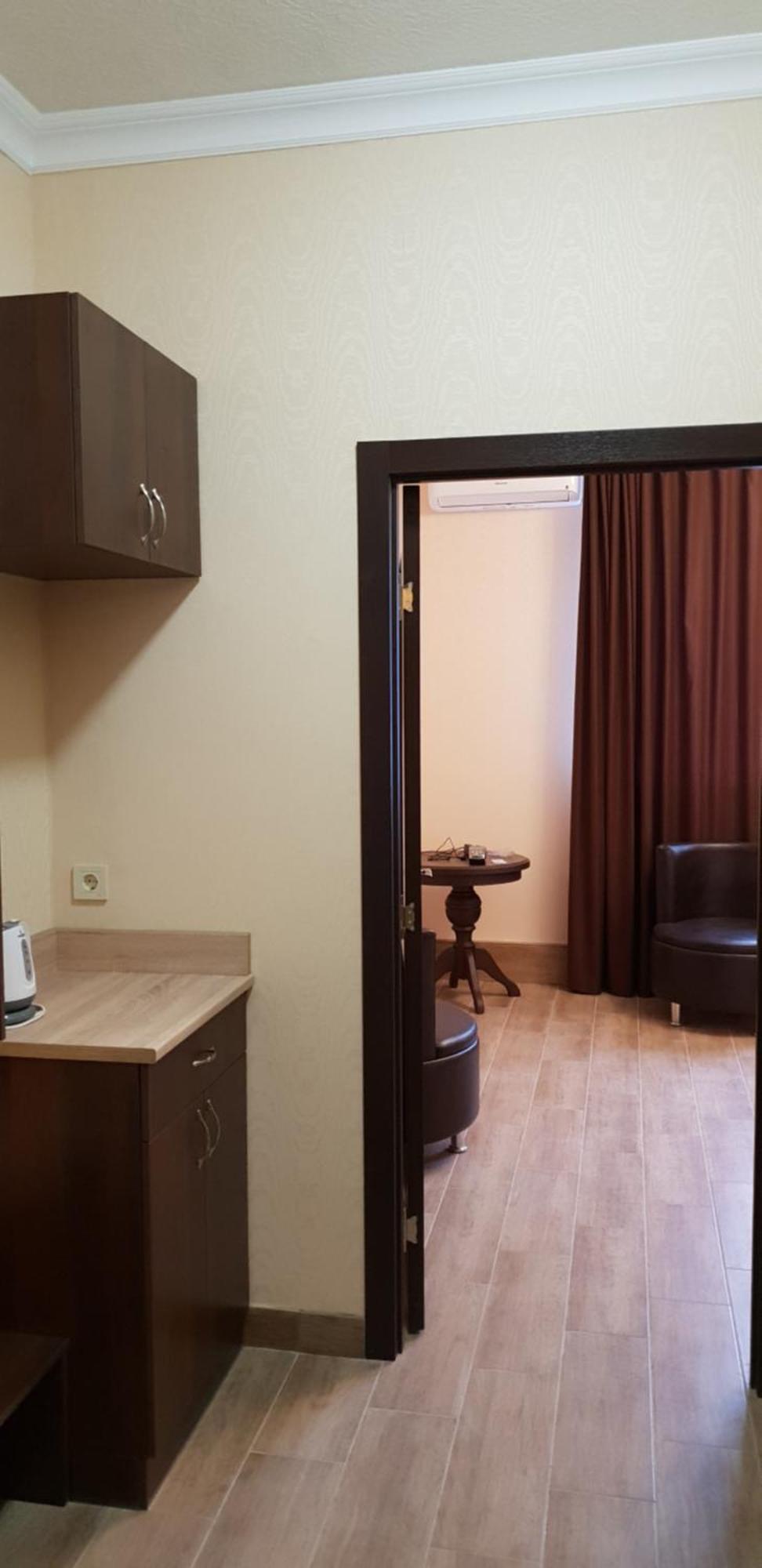 Ник Аэро Hotel Kharkov Bilik gambar