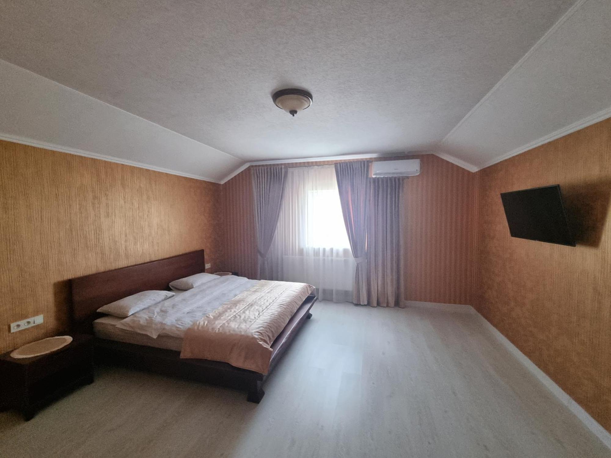 Ник Аэро Hotel Kharkov Bilik gambar